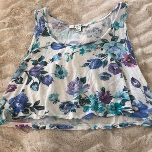 Loose fitted floral crop